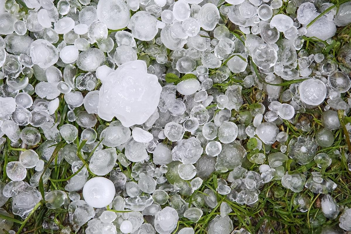 Hail up to 13 cm in Brisbane